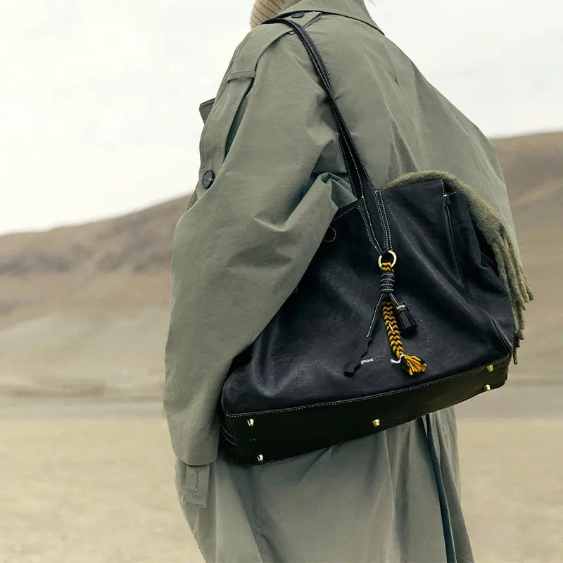 Jonathan - Spacious Leather Travel Bag