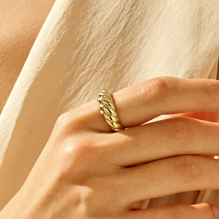Croissant Ring | 14K Gold